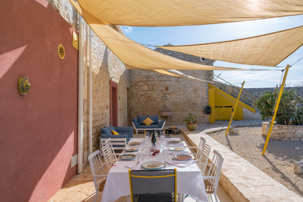 Casa-Farlisa_veranda-giardino-interno